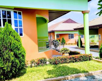 Renajoe Ejisu-Kubease - Kumasi - Gebäude