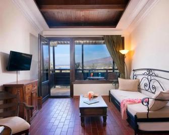 Kallisti Hotel - Potos - Living room