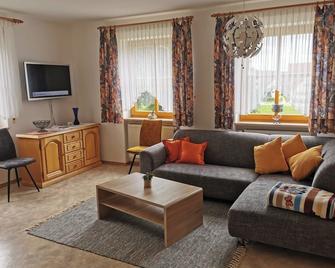Ferienwohnung Zum Dondl - Wemding - Вітальня