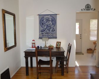 GREAT Location @ Old Town! 2 blocks to restaurants, parks,trails &Train Station! - סן דייגו - חדר אוכל
