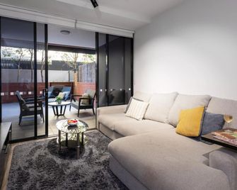Arena Apartments - Brisbane - Living room