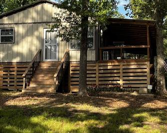 The Lost Lake house! Cozy lake retreat on Lake Striker - Henderson