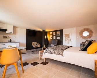 Château Papounan - Saint-Estephe - Bedroom