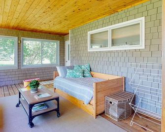 Casco Breeze - Harpswell - Living room