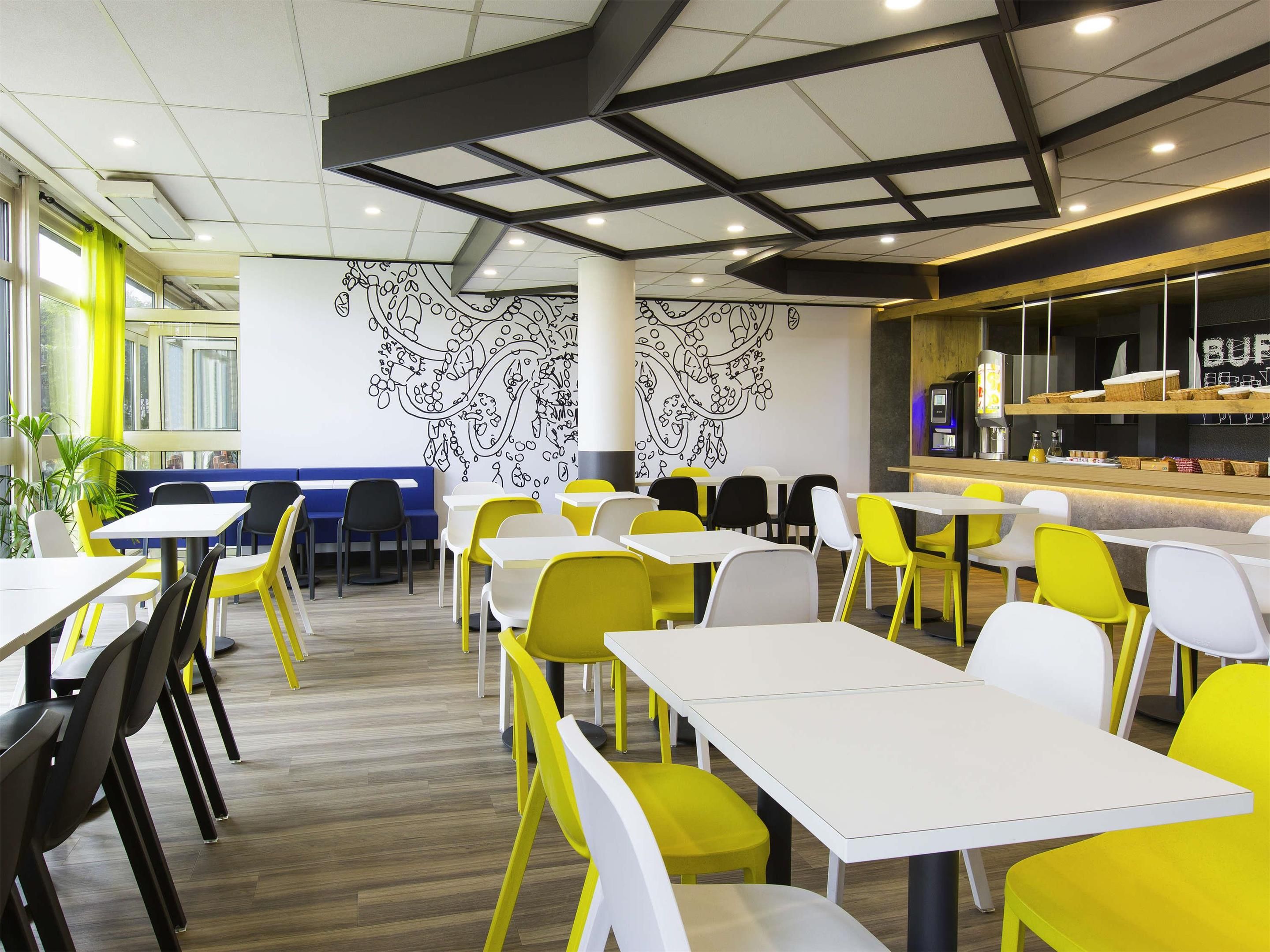 ibis budget Fresnes thumbnail 3
