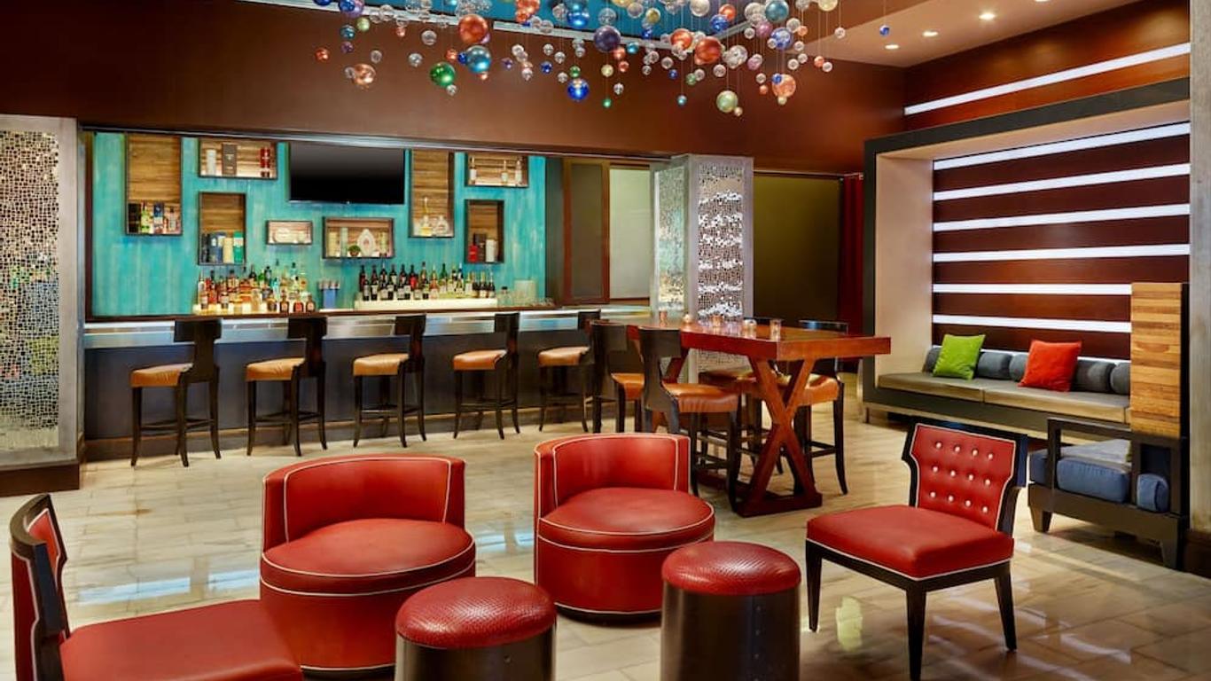 Renaissance New Orleans Pere Marquette French Quarter Area Hotel