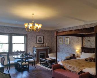 Mary Queen Of Scots Suite - Spean Bridge