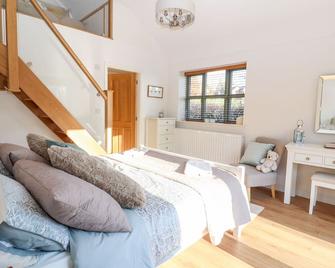 Well View Cottage - Tarporley - Bedroom
