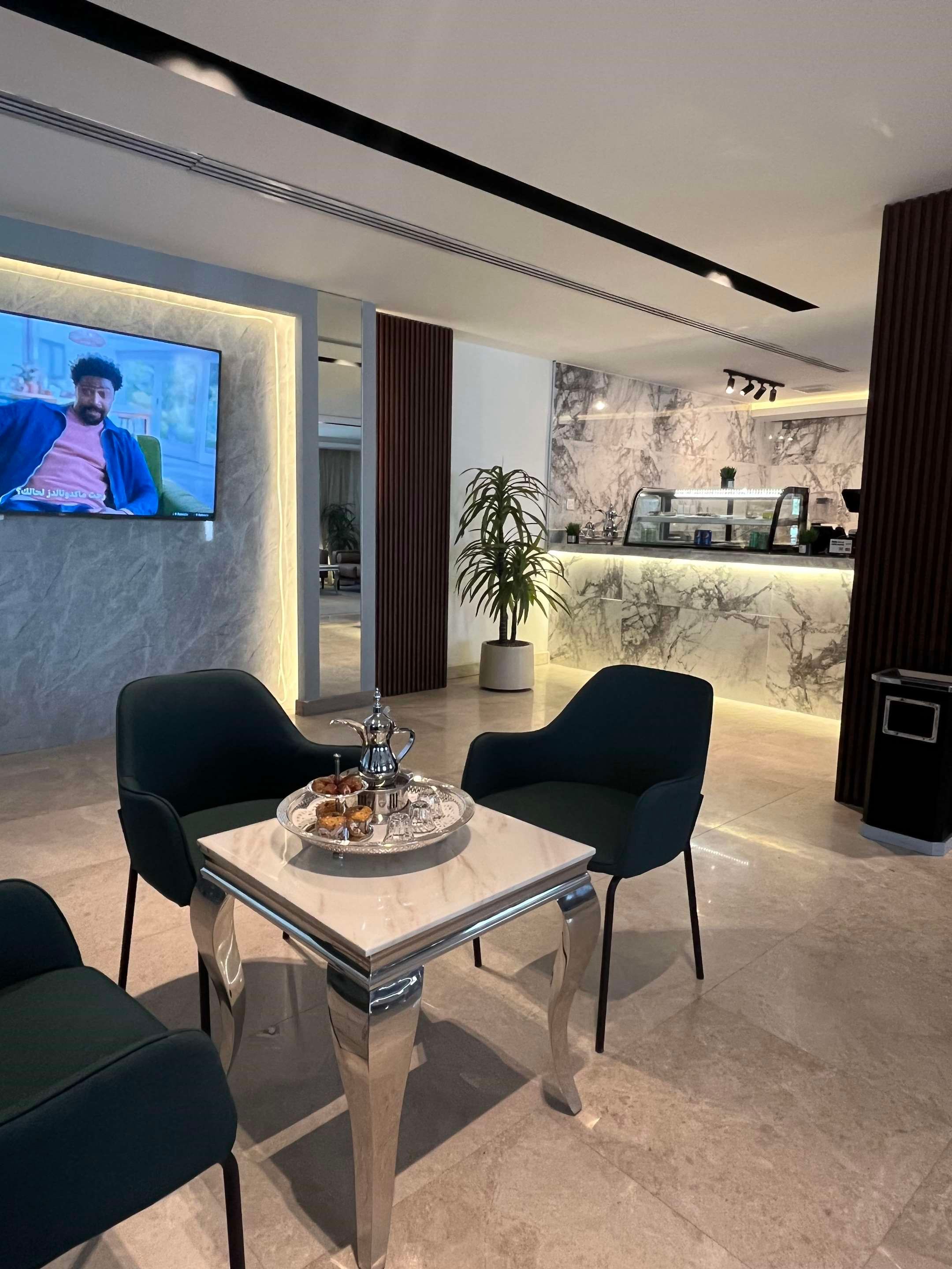 فندق تربل تري - الهفوف - بار