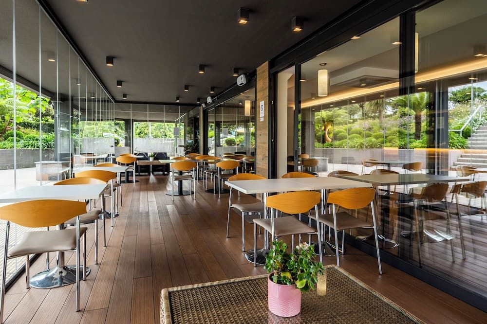 Hotel Avenida - א קורונה - מסעדה