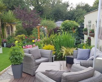 Eden's Rest Bed and Breakfast - St. Austell - פטיו