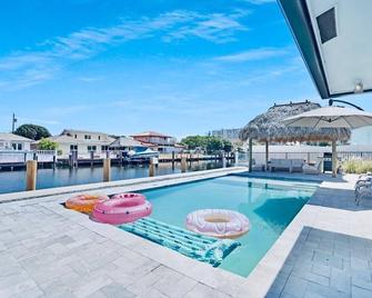 Walk to the Beach! Managed by BNR Vacation Rentals - Fort Lauderdale - Pool