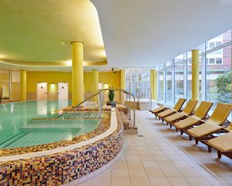 Lindner Hotel Dom Residence - קלן - בריכה