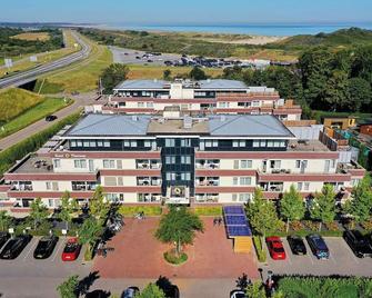 3 Soothing Escape | Wellness Activities, Pool & Spa for a Restful Stay - Kamperland - Gebäude