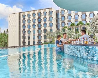 Village Hotel Sentosa by Far East Hospitality - Singapur - Piscina