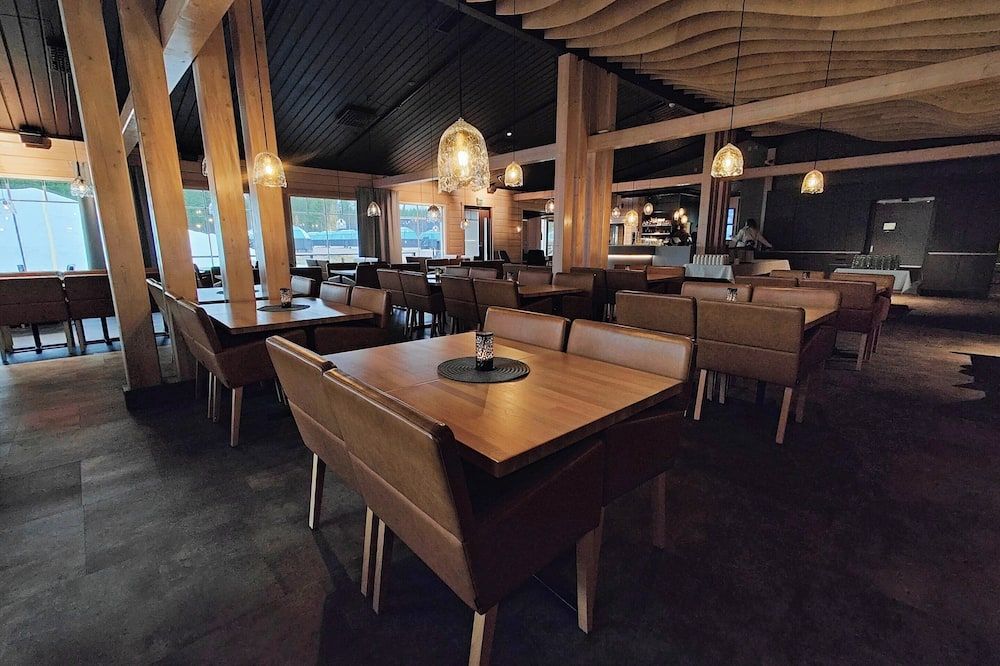 Arctic Snowhotel & Glass Igloos