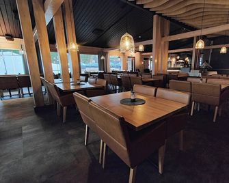 Arctic Snowhotel & Glass Igloos - Sinettä - Ristorante