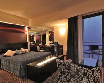 كلوب هوتل كازينو لوتراكي - لوتراكي - غرفة نوم