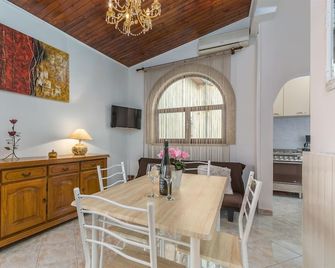 Apartment Dorijana - Poreč - Dining room