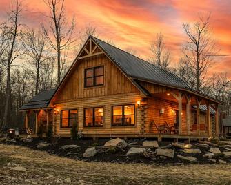 Escape to Wisp Mountain - McHenry - Building