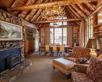 Tahquitz Pines Retreat - Idyllwild - Lounge