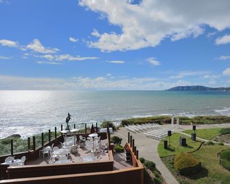 Spyglass Inn - Pismo Beach - Outdoor view