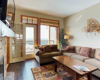 Blacksmith Lodge 7 - Big White - Sala de estar