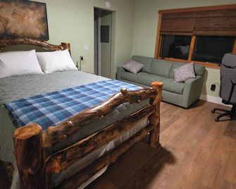Buckeye Basecamp-Events-Family Friendly-Creek - Sonora