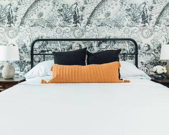 The Painted Lady - Birmingham - Bedroom