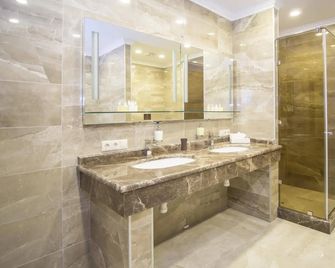 Maristella Marine Residence - Odesa - Baño
