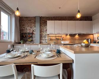 Bright & Stylish in Nature - Brussels - Dining room