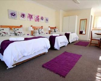 Doves Nest Guest House-45 rooms-Bed and Breakfast - Kempton Park - Habitación