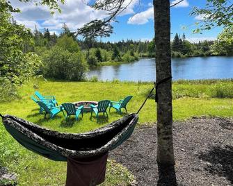 Flora studio on the lake - minutes from St Martins! - Saint Martins - Patio