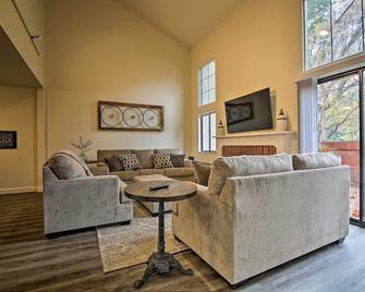 Well-Appointed Condo Across Street from UC Davis! - Davis