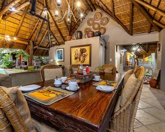 Mhlati Guest Cottages - Malelane - Comedor