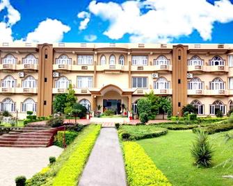 Imperial Clarks Inn Dharmashala - Dharamshala - Edificio