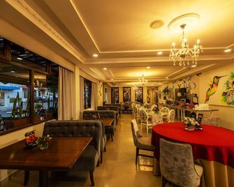 Quindeloma Art Hotel And Gallery - Riobamba - Restaurant