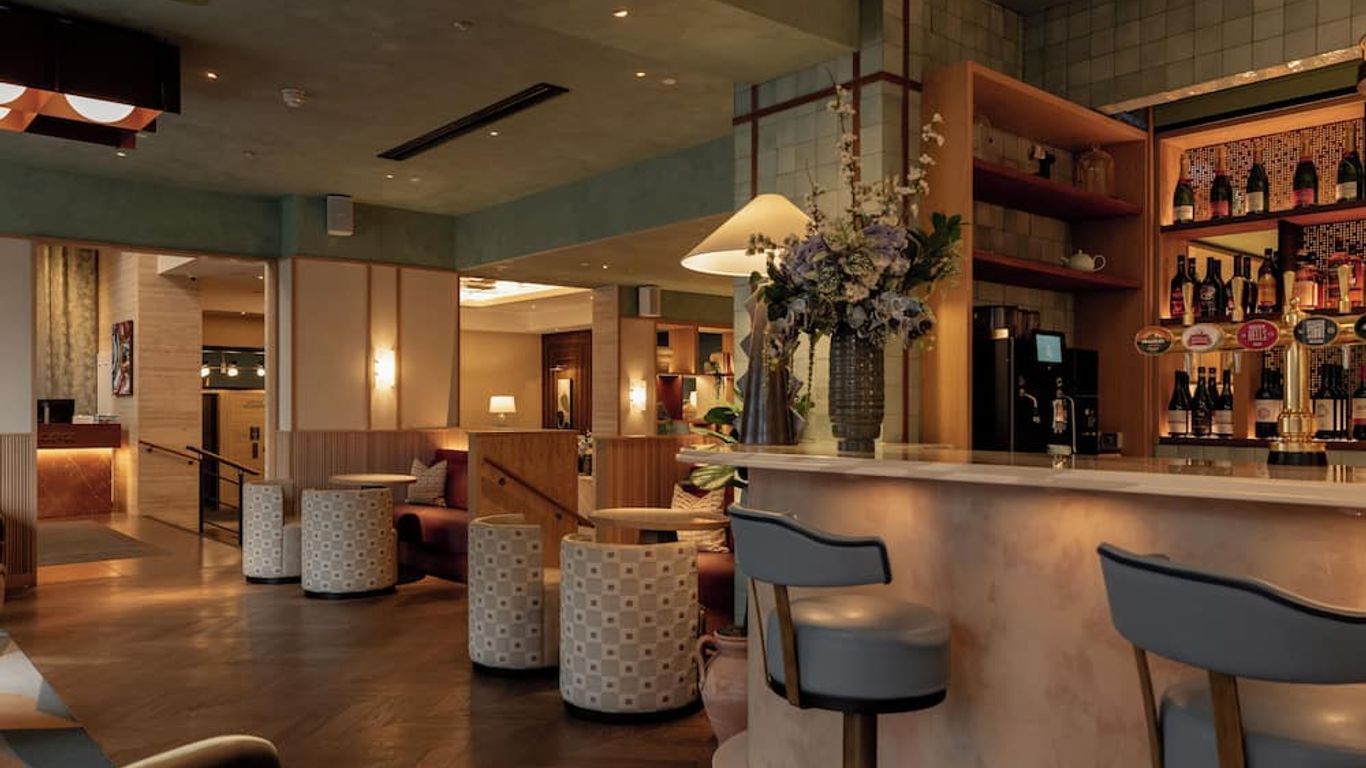 DoubleTree by Hilton London - Victoria