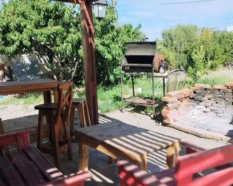 Cabaña Cercana a la Playa con Estacionamiento - Puerto Pirámides - Patio