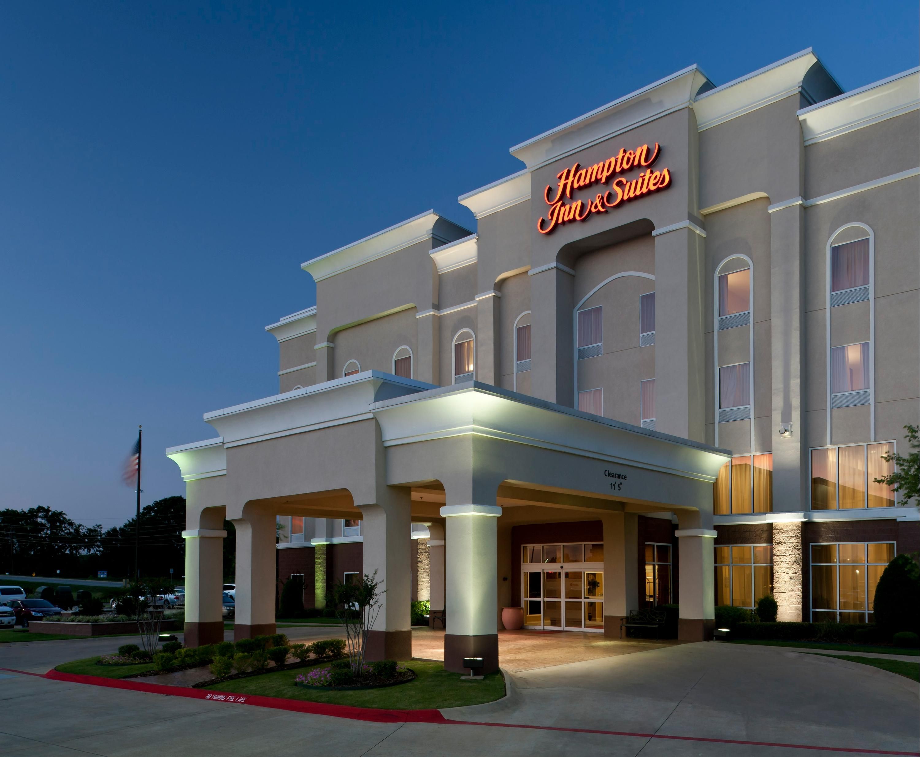 Hampton Inn & Suites Texarkana - Texarkana - Building