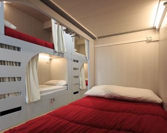 Albergue de Pamplona-Iruñako - Pamplona - Yatak Odası