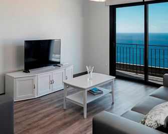 Ourmadeira - Casa Amaro Sunset - Estreito da Calheta - Wohnzimmer