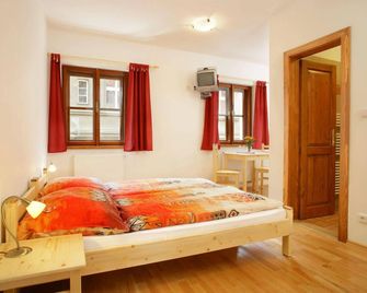 Hotel Garni Mysi Dira - Český Krumlov - Bedroom