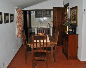 Casa Arlindo Correia - Alter do Chão - Dining room