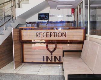 Yatrik Inn - Vikāsnagar - Front desk