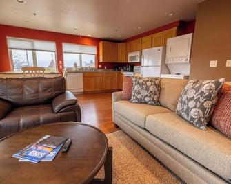 406 Etolin Way - 2 Bedroom, 1 Bathroom, Located Downtown - Sitka - Living room