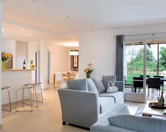 Lagrange Vacances - Le Clos Savornin - Saint-Saturnin-lès-Apt - Salon