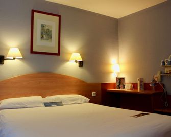 Kyriad Bourges Sud - Bourges - Bedroom