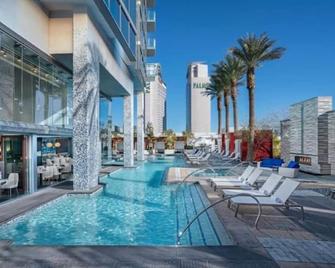 Luxury Studio Strip View No Resort Fee Palms Place - Las Vegas - Pool