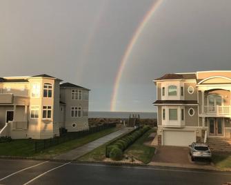 Private Home Across from the Beach - Sea Bright